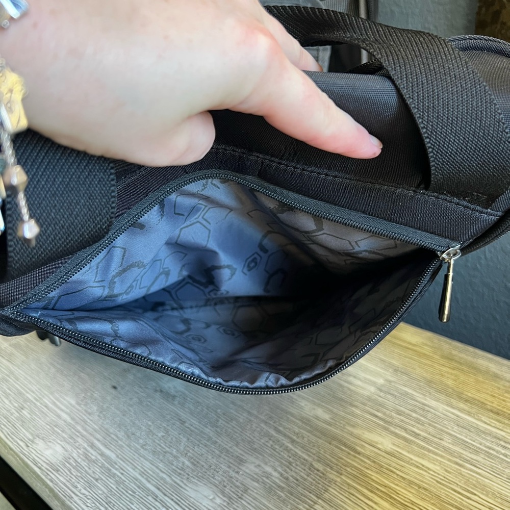 Samsonite Black Compact Rolling Bag - image 13